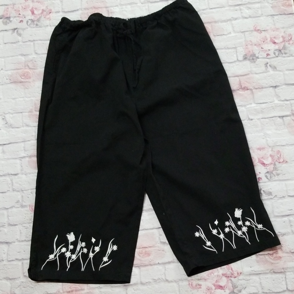 Phases Black Embroidered Capris